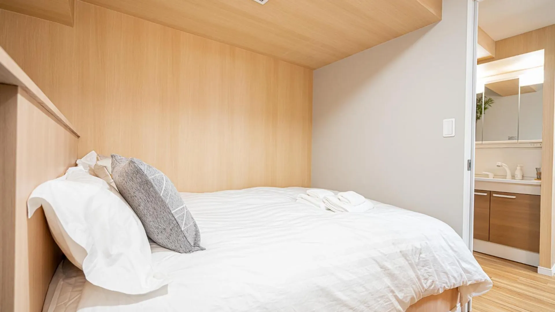 Sakura Suite Tokió 0*,  Japán